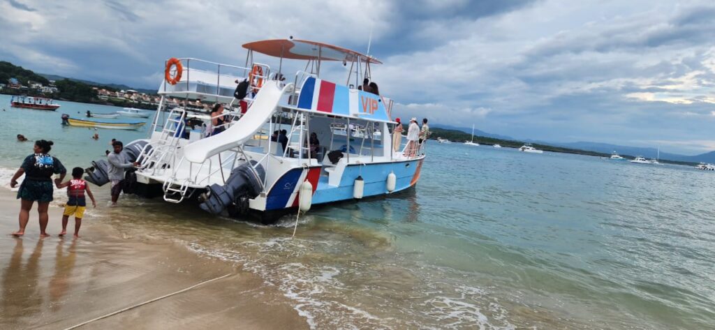 Catamarán y Fiesta en Puerto Plata 4