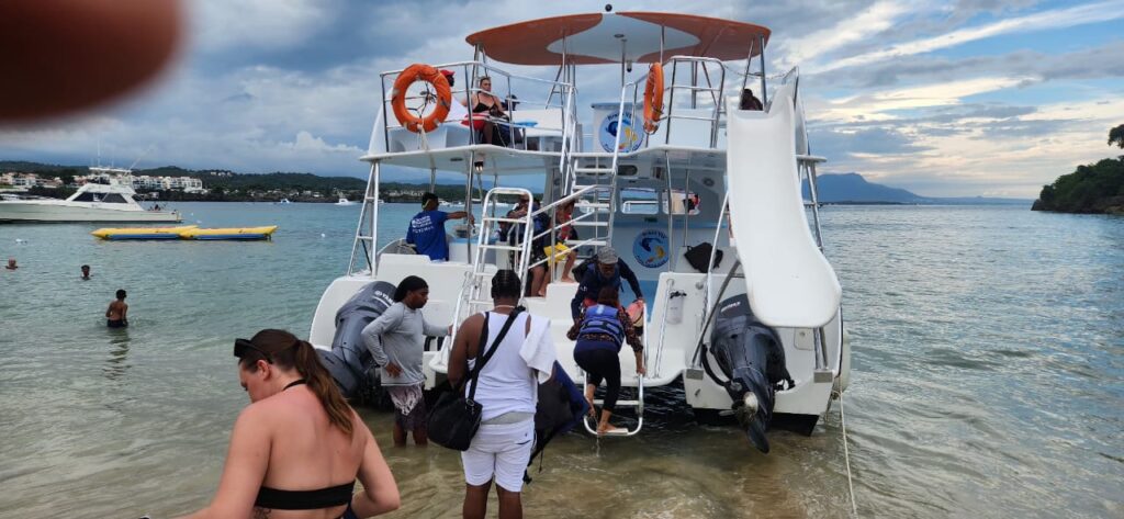 Catamarán y Fiesta en Puerto Plata 5