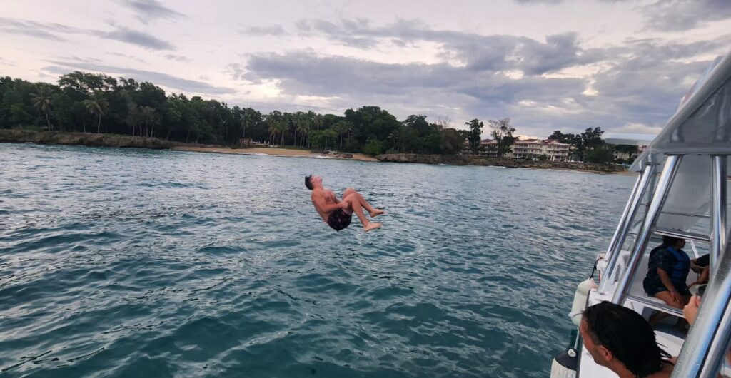 Catamarán y Fiesta en Puerto Plata 8