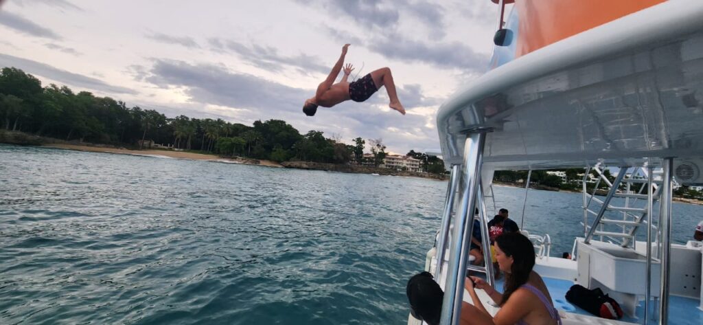 Catamarán y Fiesta en Puerto Plata 10