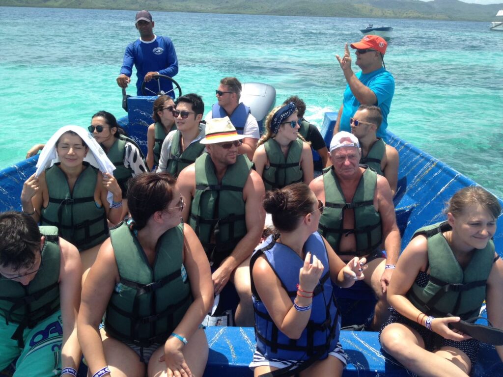 Paradise Island Cayo Arena Speedboat Tour 16